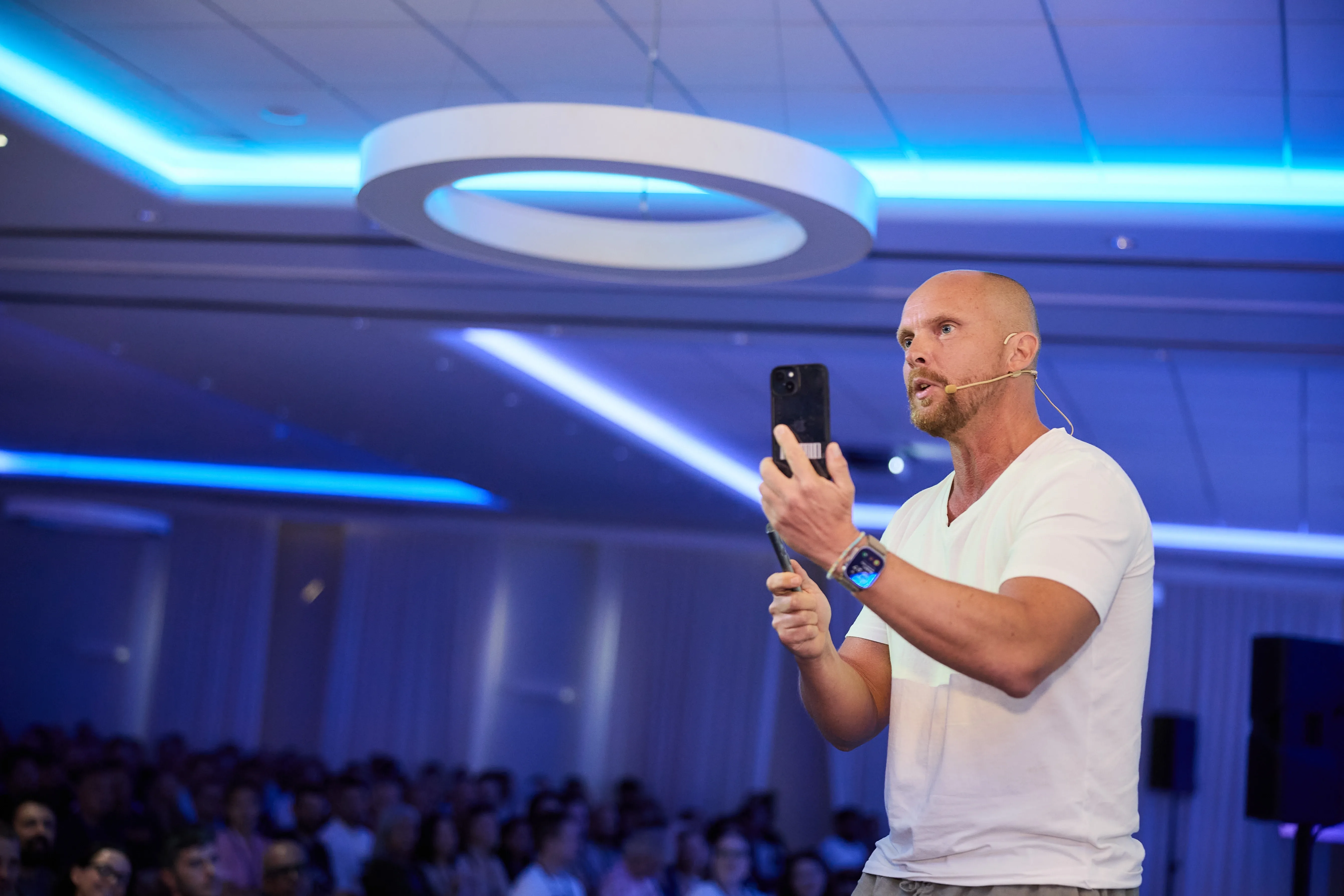 Marcus presenting at the signicat olympics