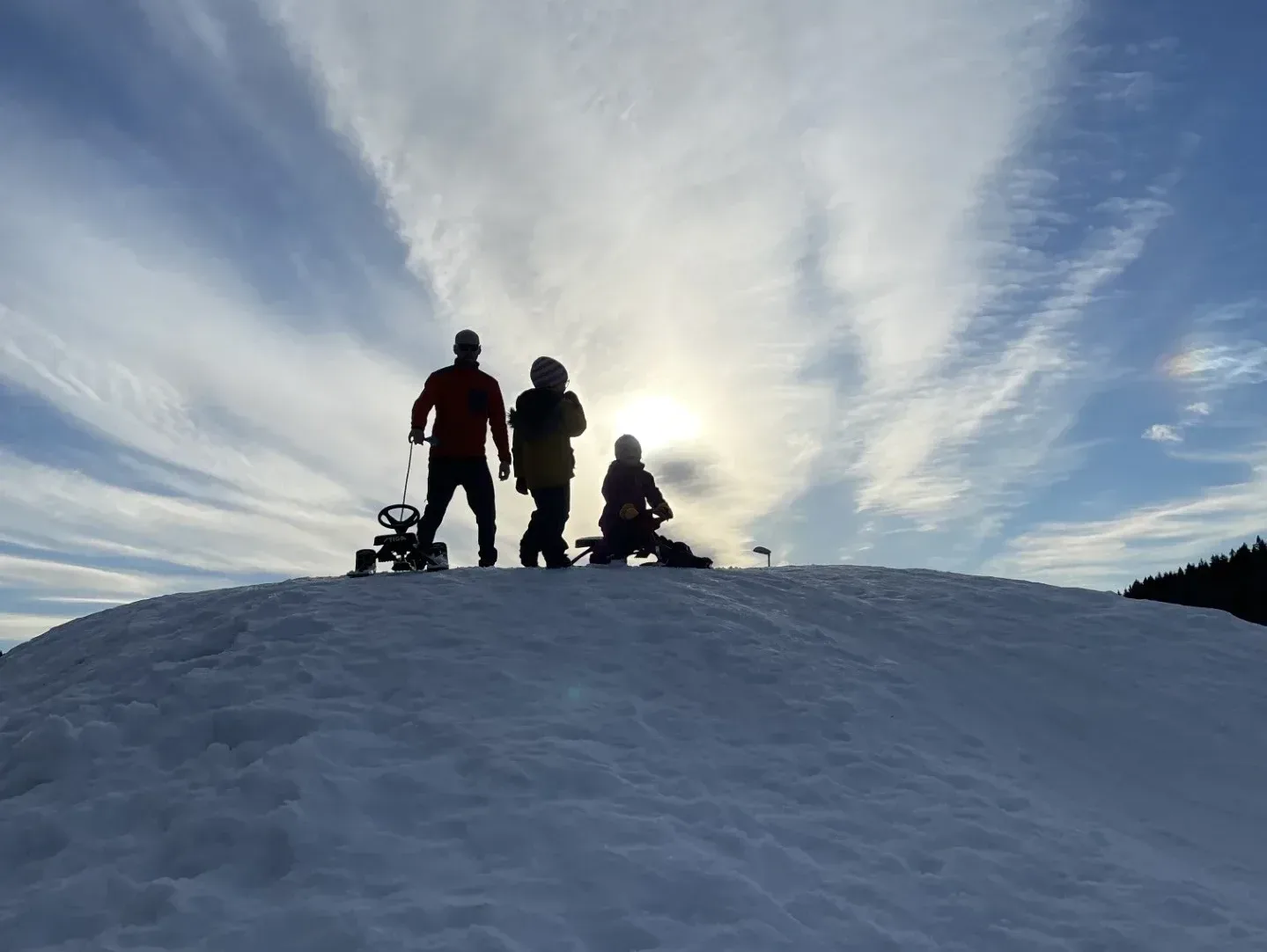 Maja's family in the snow